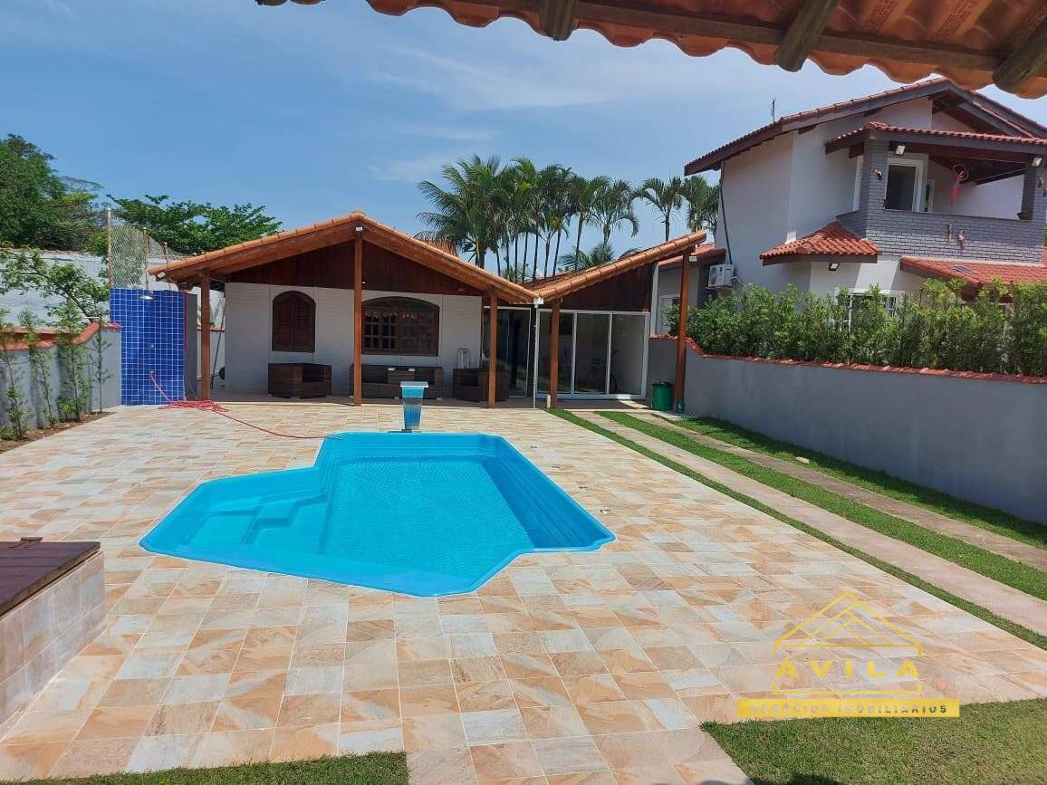 Casa, 3 quartos, 131 m² - Foto 1