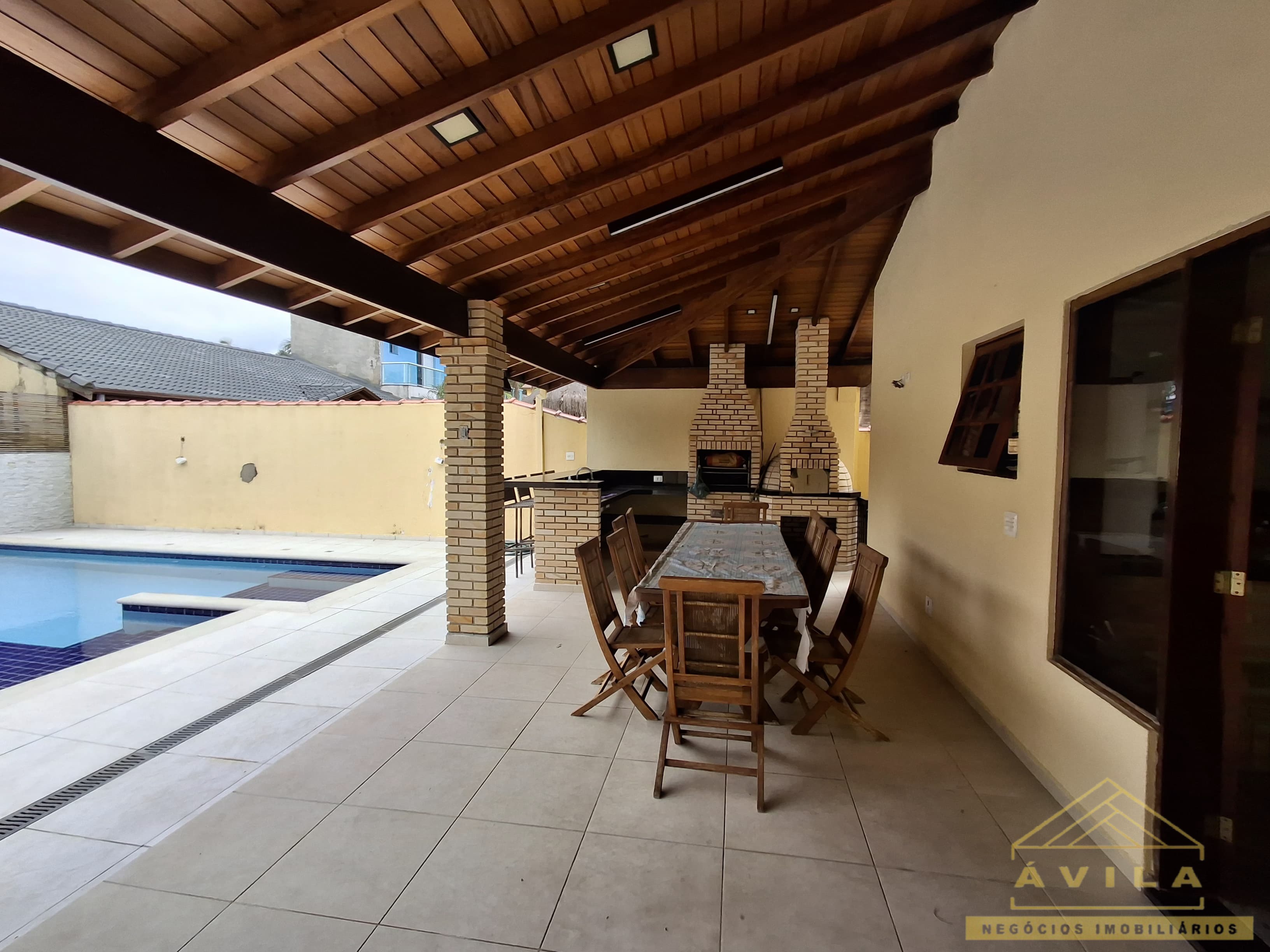 Casa, 6 quartos, 291 m² - Foto 2