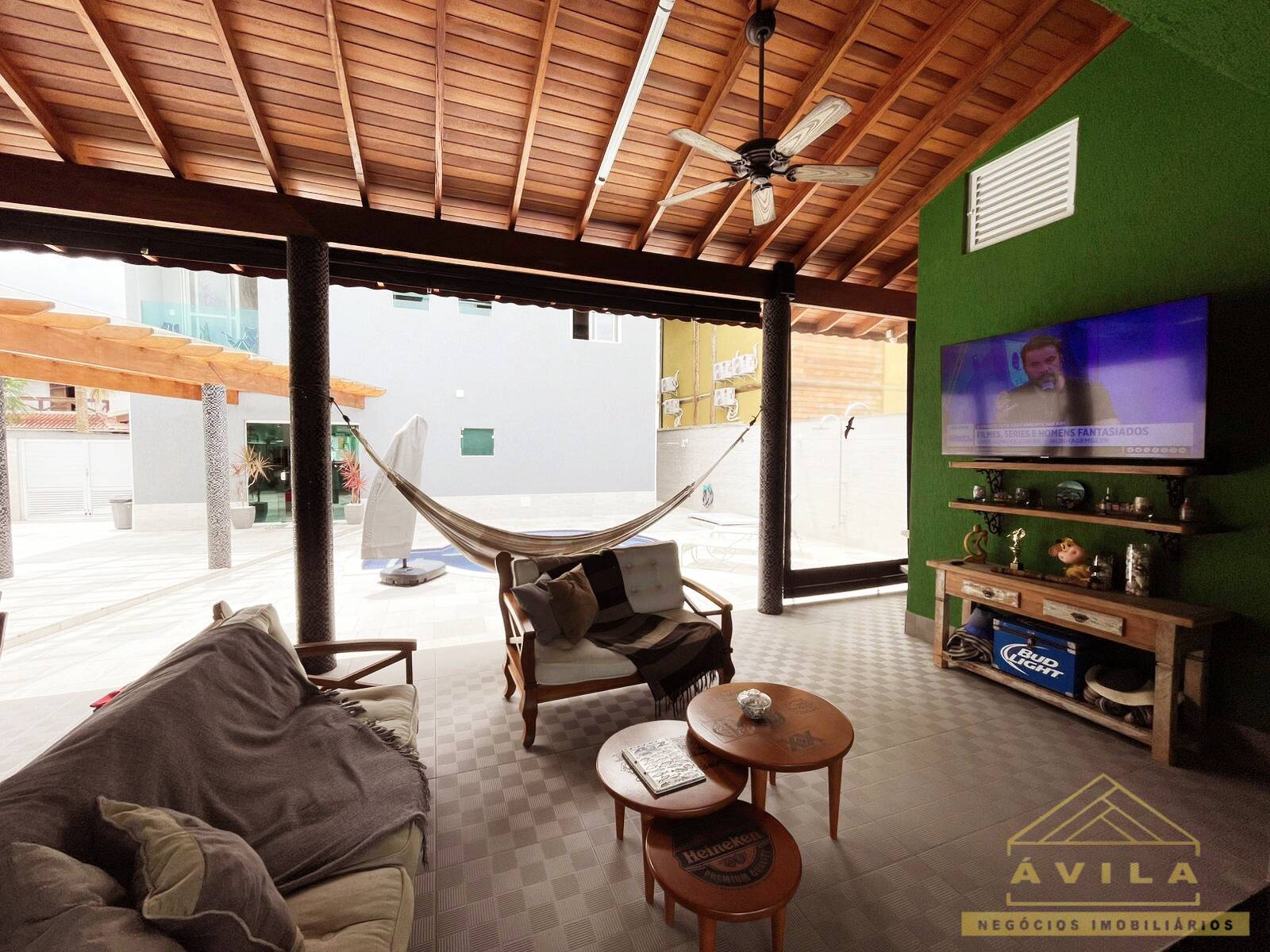 Casa, 5 quartos, 288 m² - Foto 1